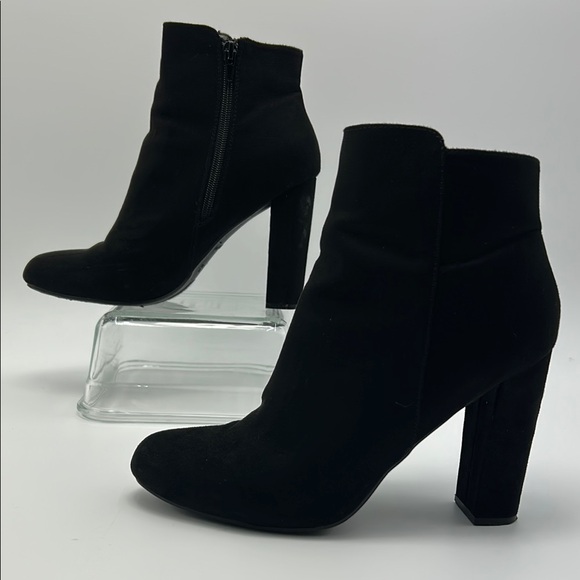 BAMBOO Faux Suede Ankle Boots Women's 9 Black Chunky Heel Booties Zip Almond Toe - Picture 4 of 16